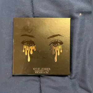 Purple Kylie eye shadow small pallet